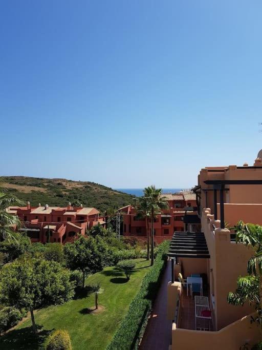 Penthouse Paradiso: 2Br Oasis In Casares Del Sol Экстерьер фото